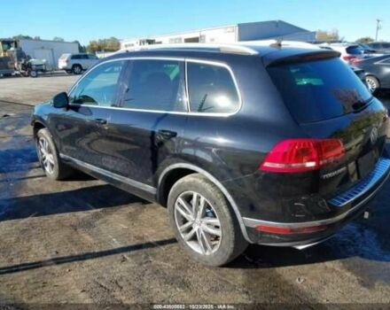 Черный Фольксваген Туарег, объемом двигателя 3 л и пробегом 170 тыс. км за 3000 $, фото 2 на Automoto.ua