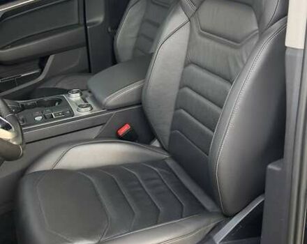 Черный Фольксваген Туарег, объемом двигателя 2.97 л и пробегом 108 тыс. км за 54500 $, фото 12 на Automoto.ua