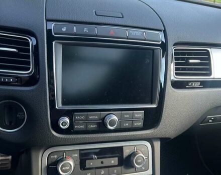 Черный Фольксваген Туарег, объемом двигателя 2.97 л и пробегом 180 тыс. км за 33000 $, фото 6 на Automoto.ua