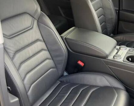 Черный Фольксваген Туарег, объемом двигателя 2.97 л и пробегом 108 тыс. км за 54500 $, фото 22 на Automoto.ua