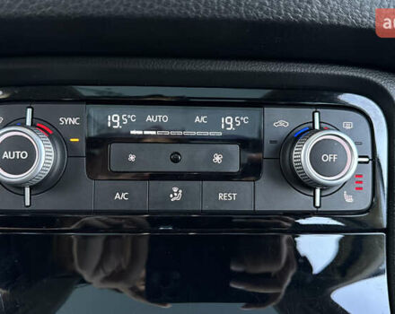 Черный Фольксваген Туарег, объемом двигателя 2.97 л и пробегом 288 тыс. км за 25850 $, фото 93 на Automoto.ua