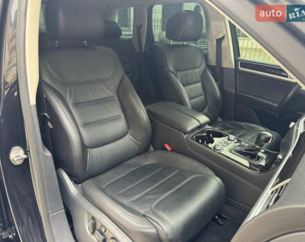 Черный Фольксваген Туарег, объемом двигателя 3 л и пробегом 159 тыс. км за 27900 $, фото 37 на Automoto.ua