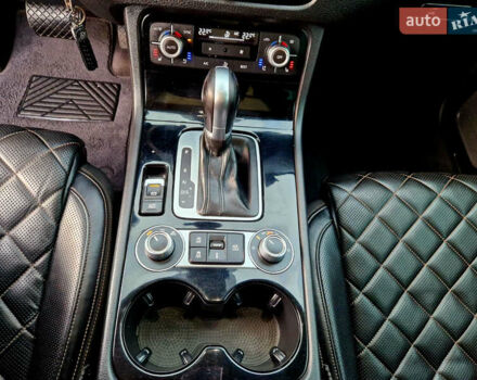 Черный Фольксваген Туарег, объемом двигателя 3 л и пробегом 225 тыс. км за 30000 $, фото 35 на Automoto.ua