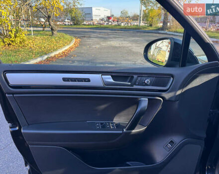 Фольксваген Туарег 2016 в Коростышеве на Automoto.ua Черный Фольксваген Туарег, объемом двигателя 3 л и пробегом 253 тыс. км за 28550 $, фото 13 на Automoto.ua