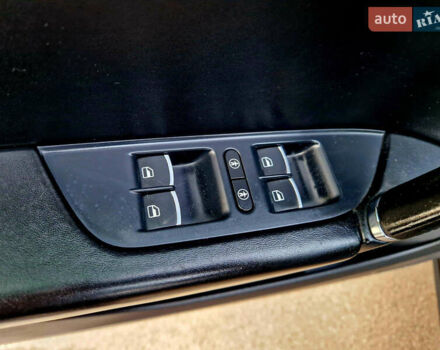 Черный Фольксваген Туарег, объемом двигателя 3 л и пробегом 225 тыс. км за 30000 $, фото 27 на Automoto.ua