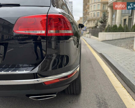 Черный Фольксваген Туарег, объемом двигателя 3 л и пробегом 159 тыс. км за 27900 $, фото 17 на Automoto.ua