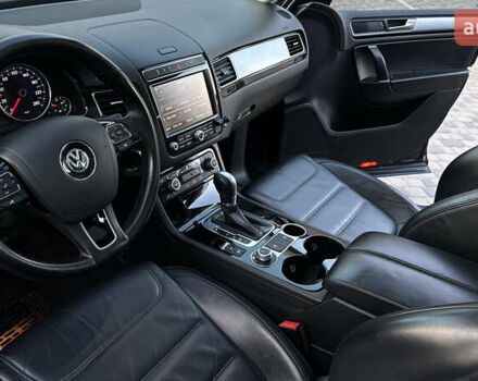 Черный Фольксваген Туарег, объемом двигателя 2.97 л и пробегом 288 тыс. км за 25850 $, фото 70 на Automoto.ua