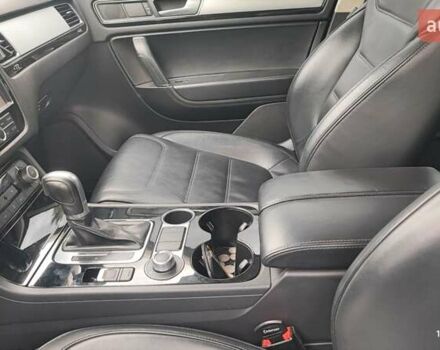 Чорний Фольксваген Туарег, об'ємом двигуна 2.97 л та пробігом 301 тис. км за 24800 $, фото 11 на Automoto.ua