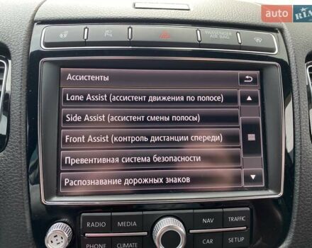 Черный Фольксваген Туарег, объемом двигателя 3 л и пробегом 240 тыс. км за 30900 $, фото 76 на Automoto.ua