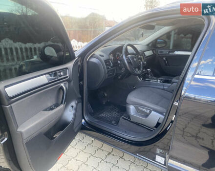 Чорний Фольксваген Туарег, об'ємом двигуна 2.97 л та пробігом 198 тис. км за 24000 $, фото 4 на Automoto.ua
