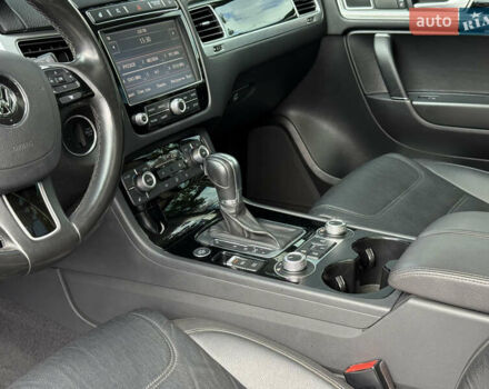 Черный Фольксваген Туарег, объемом двигателя 3 л и пробегом 212 тыс. км за 28999 $, фото 20 на Automoto.ua