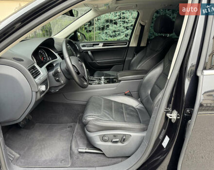 Черный Фольксваген Туарег, объемом двигателя 3 л и пробегом 159 тыс. км за 27900 $, фото 21 на Automoto.ua