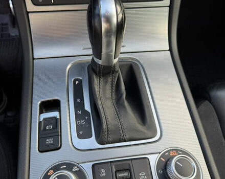 Черный Фольксваген Туарег, объемом двигателя 2.97 л и пробегом 166 тыс. км за 32000 $, фото 18 на Automoto.ua