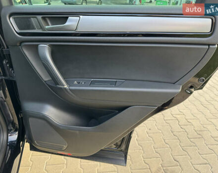 Черный Фольксваген Туарег, объемом двигателя 2.97 л и пробегом 166 тыс. км за 32000 $, фото 24 на Automoto.ua