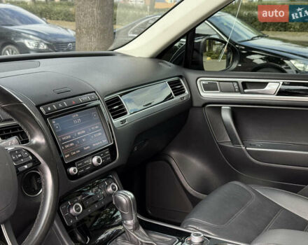 Черный Фольксваген Туарег, объемом двигателя 3 л и пробегом 212 тыс. км за 28999 $, фото 19 на Automoto.ua