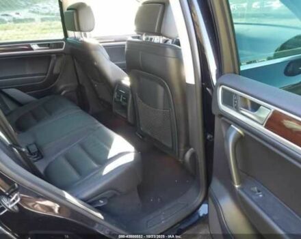 Черный Фольксваген Туарег, объемом двигателя 3 л и пробегом 170 тыс. км за 3000 $, фото 7 на Automoto.ua