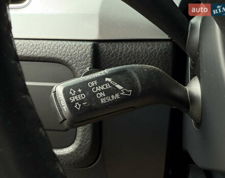 Черный Фольксваген Туарег, объемом двигателя 3 л и пробегом 212 тыс. км за 28999 $, фото 27 на Automoto.ua