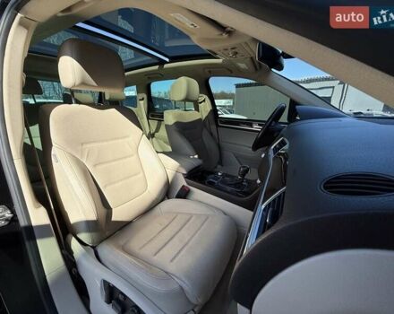 Черный Фольксваген Туарег, объемом двигателя 3 л и пробегом 279 тыс. км за 20400 $, фото 47 на Automoto.ua