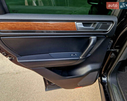 Черный Фольксваген Туарег, объемом двигателя 3 л и пробегом 225 тыс. км за 30000 $, фото 47 на Automoto.ua