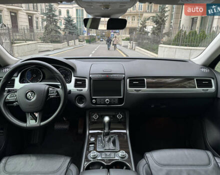 Черный Фольксваген Туарег, объемом двигателя 3 л и пробегом 159 тыс. км за 27900 $, фото 29 на Automoto.ua