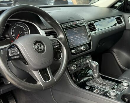 Черный Фольксваген Туарег, объемом двигателя 3 л и пробегом 212 тыс. км за 28999 $, фото 16 на Automoto.ua