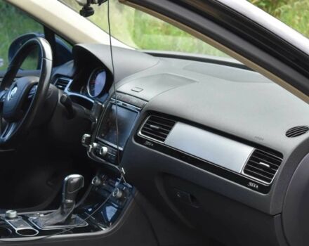 Черный Фольксваген Туарег, объемом двигателя 3 л и пробегом 108 тыс. км за 8500 $, фото 13 на Automoto.ua