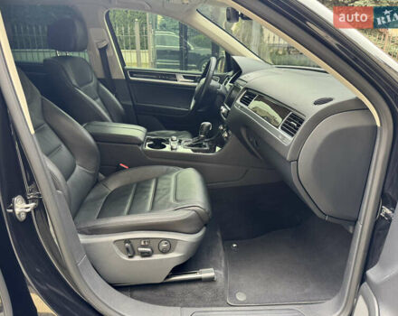 Черный Фольксваген Туарег, объемом двигателя 3 л и пробегом 159 тыс. км за 27900 $, фото 33 на Automoto.ua