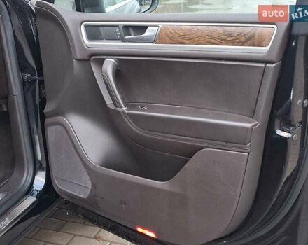 Черный Фольксваген Туарег, объемом двигателя 3 л и пробегом 187 тыс. км за 29970 $, фото 71 на Automoto.ua