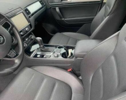 Чорний Фольксваген Туарег, об'ємом двигуна 3 л та пробігом 99 тис. км за 5500 $, фото 9 на Automoto.ua