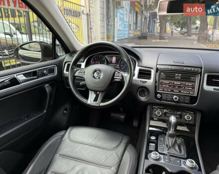 Черный Фольксваген Туарег, объемом двигателя 3 л и пробегом 212 тыс. км за 28999 $, фото 34 на Automoto.ua
