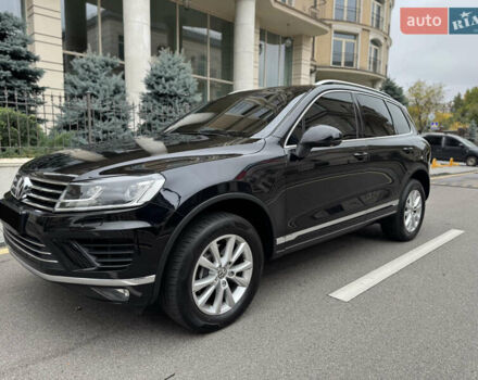 Черный Фольксваген Туарег, объемом двигателя 3 л и пробегом 159 тыс. км за 27900 $, фото 1 на Automoto.ua