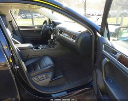 Черный Фольксваген Туарег, объемом двигателя 3 л и пробегом 170 тыс. км за 3000 $, фото 4 на Automoto.ua