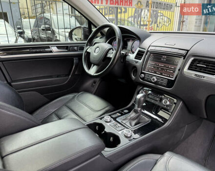 Черный Фольксваген Туарег, объемом двигателя 3 л и пробегом 212 тыс. км за 28999 $, фото 39 на Automoto.ua