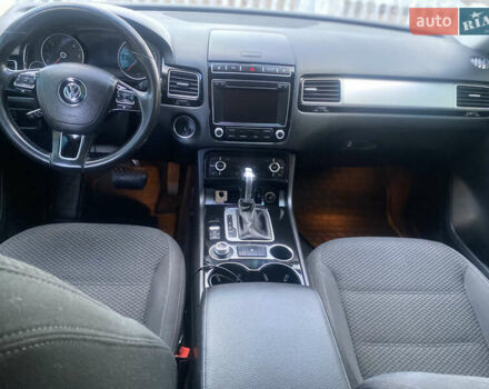 Чорний Фольксваген Туарег, об'ємом двигуна 2.97 л та пробігом 198 тис. км за 24000 $, фото 2 на Automoto.ua
