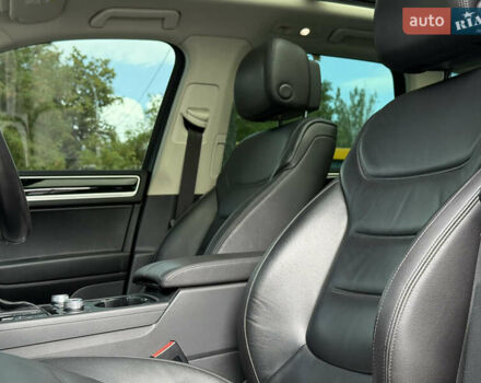 Черный Фольксваген Туарег, объемом двигателя 3 л и пробегом 212 тыс. км за 28999 $, фото 23 на Automoto.ua