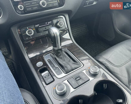 Черный Фольксваген Туарег, объемом двигателя 2.97 л и пробегом 268 тыс. км за 24300 $, фото 10 на Automoto.ua