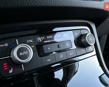 Черный Фольксваген Туарег, объемом двигателя 2.97 л и пробегом 288 тыс. км за 25850 $, фото 94 на Automoto.ua