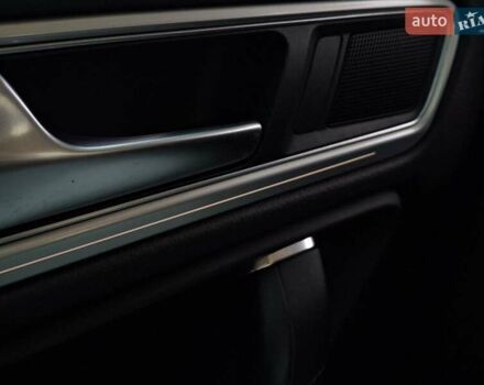Черный Фольксваген Туарег, объемом двигателя 3 л и пробегом 187 тыс. км за 29970 $, фото 76 на Automoto.ua