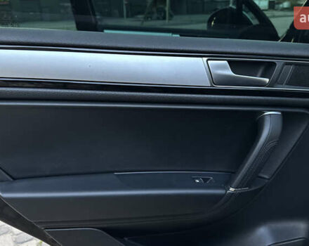 Черный Фольксваген Туарег, объемом двигателя 2.97 л и пробегом 288 тыс. км за 25850 $, фото 54 на Automoto.ua