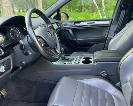 Чорний Фольксваген Туарег, об'ємом двигуна 3 л та пробігом 174 тис. км за 20000 $, фото 5 на Automoto.ua