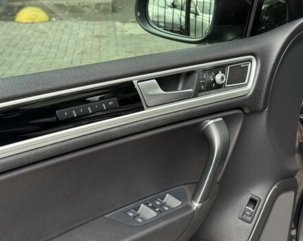 Черный Фольксваген Туарег, объемом двигателя 3 л и пробегом 212 тыс. км за 28999 $, фото 19 на Automoto.ua