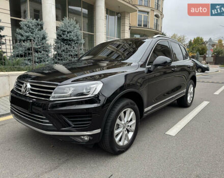Черный Фольксваген Туарег, объемом двигателя 3 л и пробегом 159 тыс. км за 27900 $, фото 2 на Automoto.ua