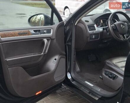 Черный Фольксваген Туарег, объемом двигателя 3 л и пробегом 187 тыс. км за 29970 $, фото 40 на Automoto.ua