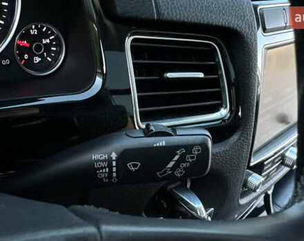 Черный Фольксваген Туарег, объемом двигателя 2.97 л и пробегом 288 тыс. км за 25850 $, фото 86 на Automoto.ua