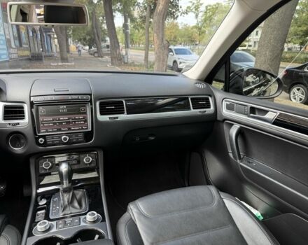 Черный Фольксваген Туарег, объемом двигателя 3 л и пробегом 212 тыс. км за 28999 $, фото 21 на Automoto.ua