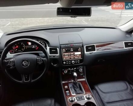 Чорний Фольксваген Туарег, об'ємом двигуна 2.97 л та пробігом 155 тис. км за 26500 $, фото 5 на Automoto.ua