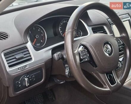 Черный Фольксваген Туарег, объемом двигателя 3 л и пробегом 187 тыс. км за 29970 $, фото 65 на Automoto.ua