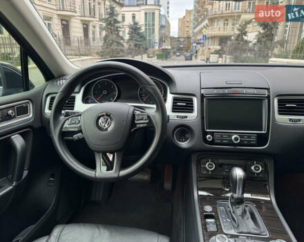 Черный Фольксваген Туарег, объемом двигателя 3 л и пробегом 159 тыс. км за 27900 $, фото 30 на Automoto.ua