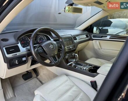 Черный Фольксваген Туарег, объемом двигателя 3 л и пробегом 279 тыс. км за 20400 $, фото 29 на Automoto.ua