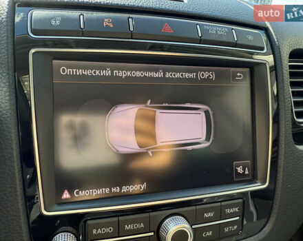 Черный Фольксваген Туарег, объемом двигателя 2.97 л и пробегом 175 тыс. км за 30500 $, фото 58 на Automoto.ua
